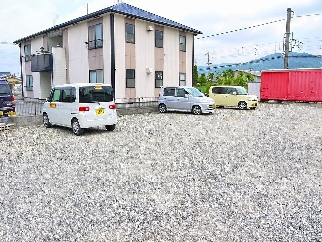 堀尾店舗の駐車場