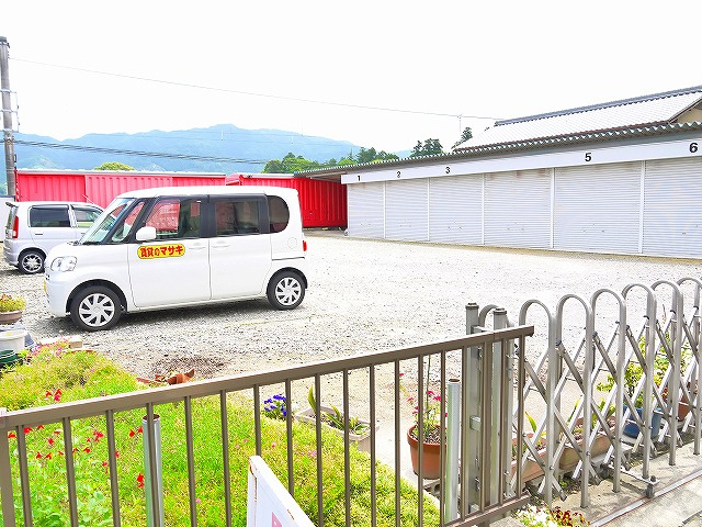 堀尾店舗の駐車場