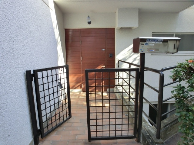 ビラージュ浄水苑のエントランス|ビラージュ浄水苑（5LDK）　エントランス