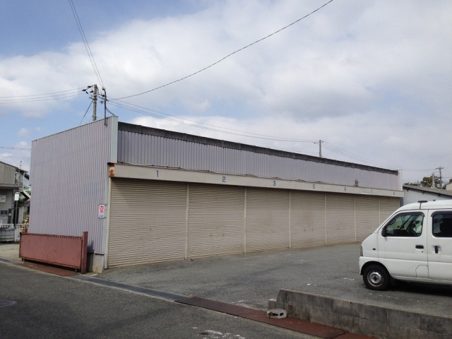 尼崎市久々知１丁目の倉庫の外観