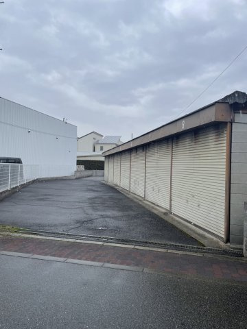 下坂部85シャッター付ガレージ　の外観