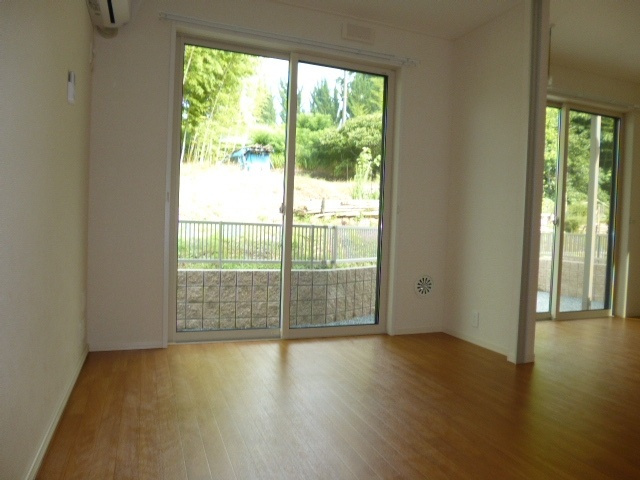 わかばⅡの居間・リビング