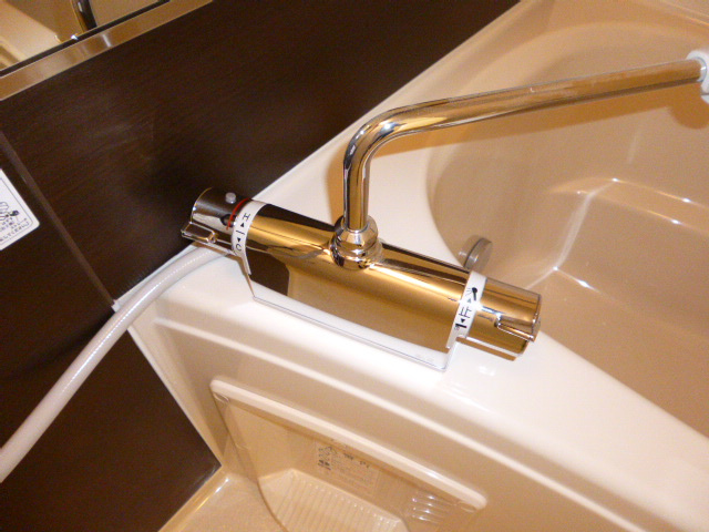 わかばⅡの浴室|サーモスタッド付水栓