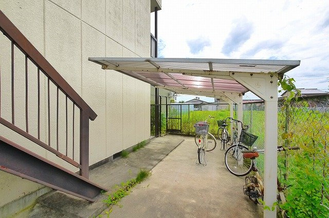 コーポ西口のその他共用部分|駐輪場です