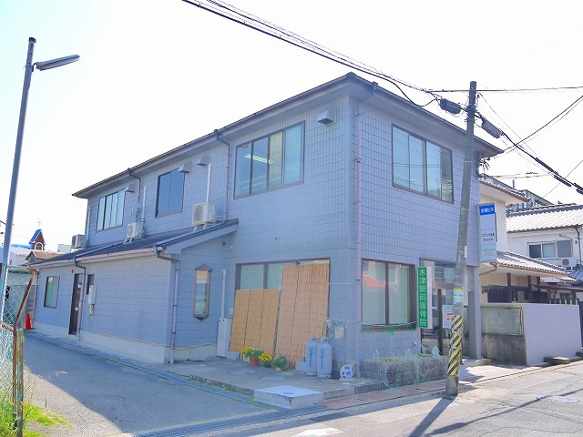 井関ビルの外観