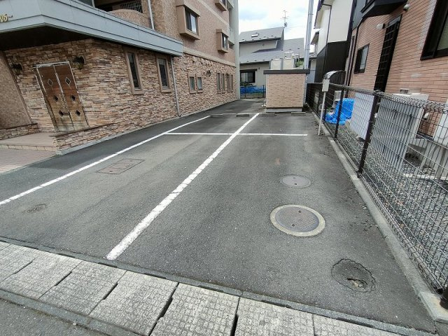 Schon burg〜2005〜の駐車場