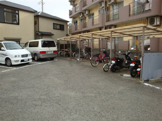 【駐車場】