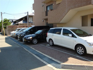 【駐車場】