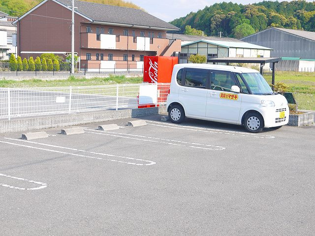 パインガーデンの駐車場|駐車場があります