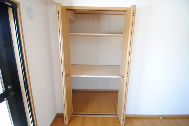 久留米市東合川５丁目の賃貸マンションの収納