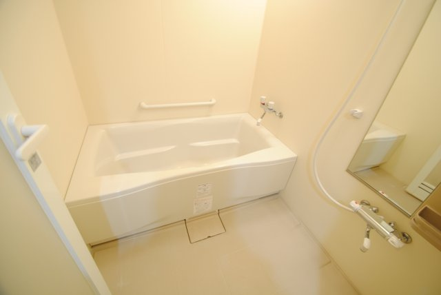 久留米市東合川５丁目の賃貸マンションの浴室