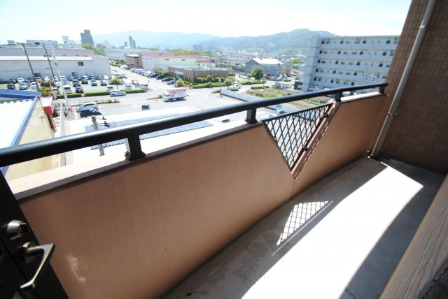 久留米市東合川５丁目の賃貸マンションのバルコニー|東側