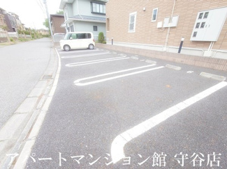 【駐車場】