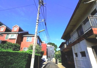 【前面道路含む現地写真】 | 世田谷区駒沢1丁目売地6580万円前面道路1