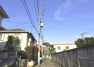 【前面道路含む現地写真】 | 世田谷区駒沢1丁目売地6580万円前面道路2