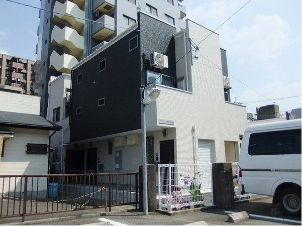 クワトロ・ヴィラ天神南の外観|クワトロ・ヴィラ天神南（1R+ロフト）　外観