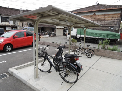 【その他共用部分】 | レオネクストリバーサイド柏原 | ☆屋根付き駐輪場☆