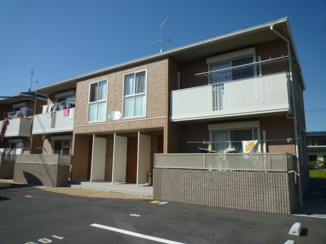 総社市三輪のアパートの外観