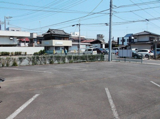【駐車場】
