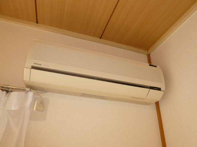 倉敷市酒津のアパートの設備|エアコン