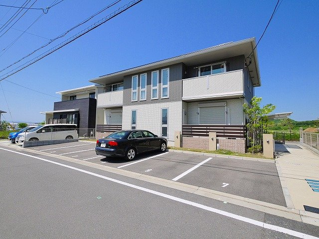 コリーヌ城山台の駐車場|駐車場です
