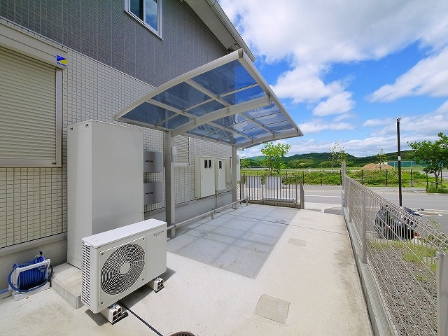 コリーヌ城山台のその他共用部分|屋根付き駐輪場