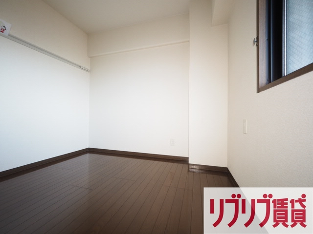 アレックス千葉寺の洋室