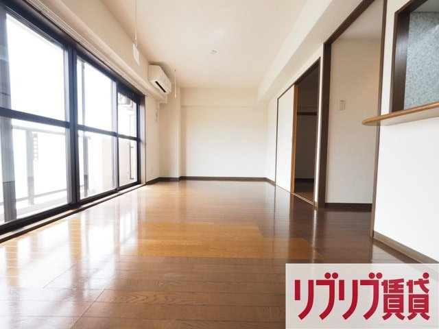 アレックス千葉寺の居間・リビング