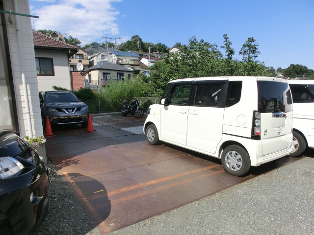 ベルナールの駐車場|ベルナール駐車場