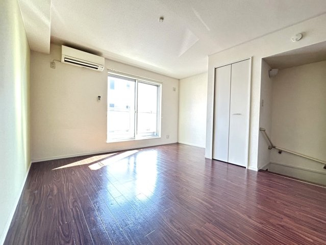 長岡ハイツの居間・リビング