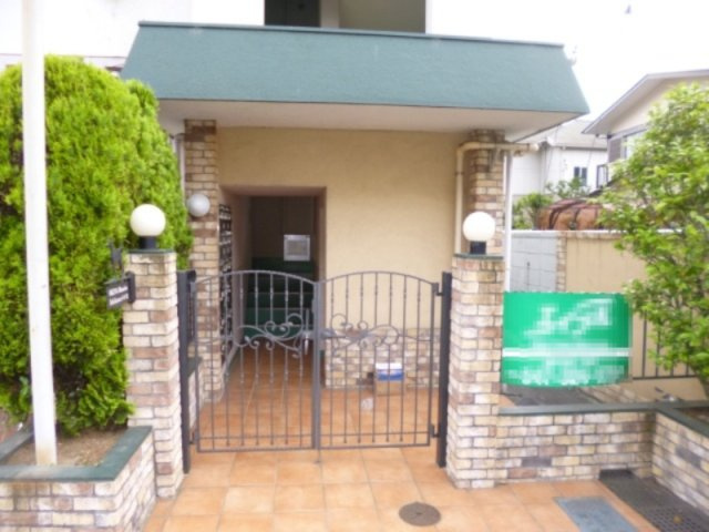 オキナマンションのエントランス