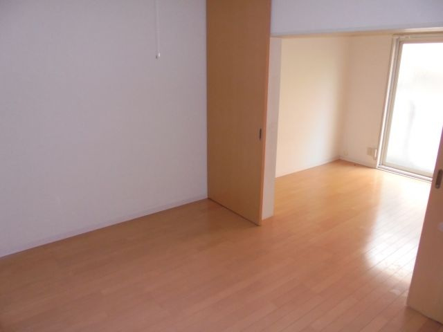 オキナマンションの居間・リビング