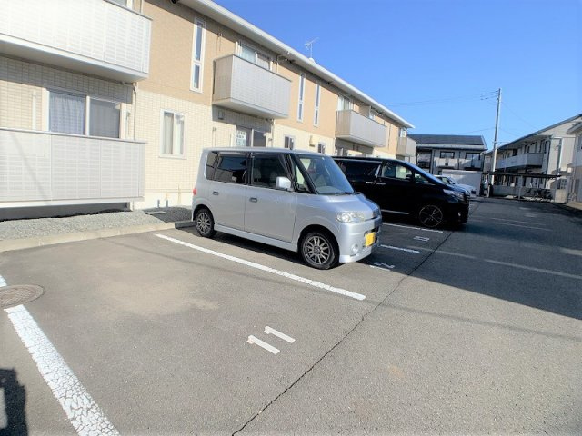 ファミィーユKⅡの駐車場