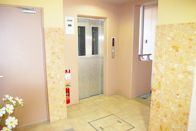 ベルドミール（南半田西町）のエントランス
