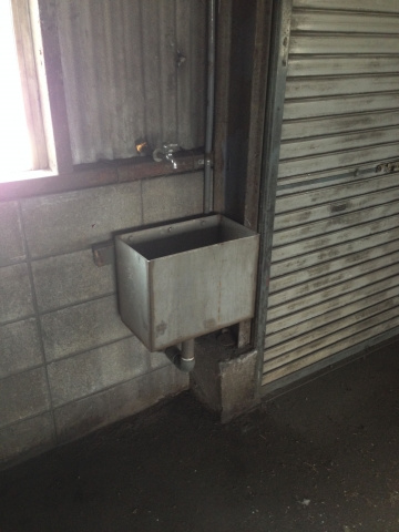 久々知三丁目名神下貸工場の内装