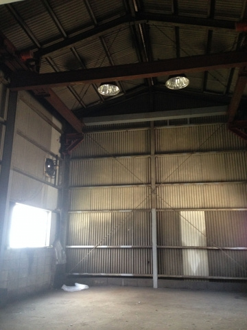 久々知三丁目名神下貸工場の内装