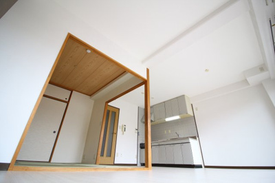 【居間・リビング】 | サニーコート 鷹取