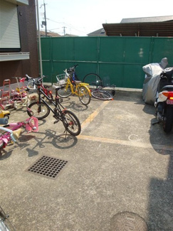 【駐車場】