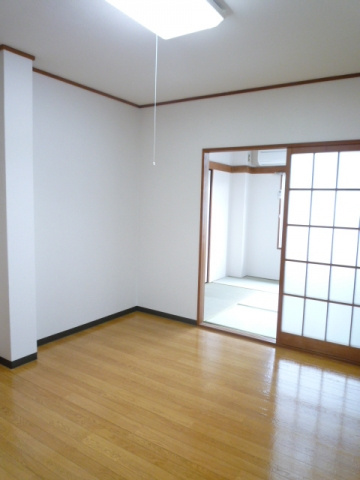 ハイツ北原Ⅰ号館の居間・リビング
