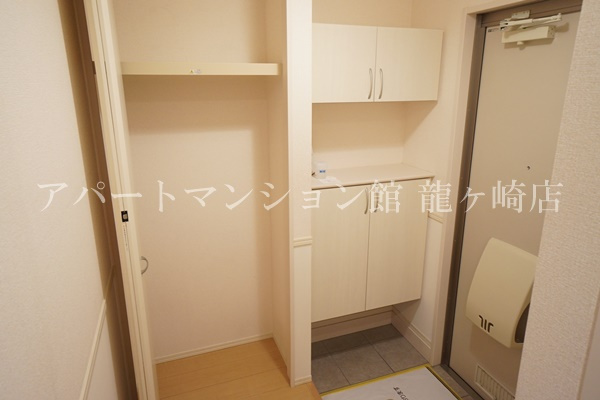 MT Wit B棟の玄関
