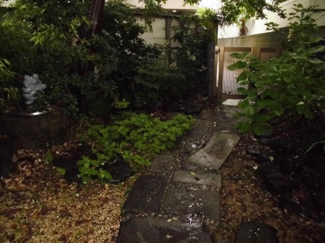 文京区本郷５丁目の一戸建てのエントランス