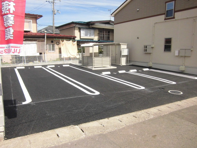 アドバンス　輝の駐車場