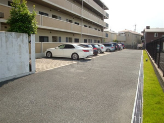 【駐車場】