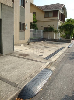 【駐車場】 | 平面駐車場