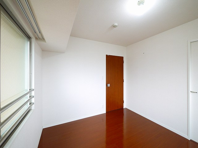 レイセニット奈良グラン・ヴェルジェの洋室|広々とした洋室です