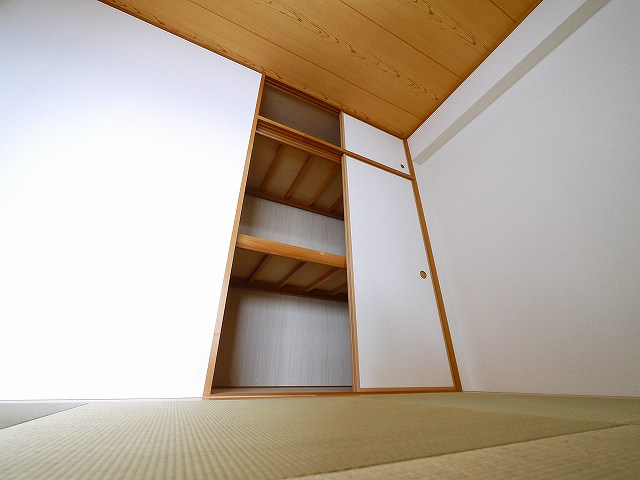 レイセニット奈良グラン・ヴェルジェの収納|収納スペース豊富です