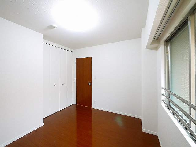 レイセニット奈良グラン・ヴェルジェの洋室|落ち着いた色調の洋室です