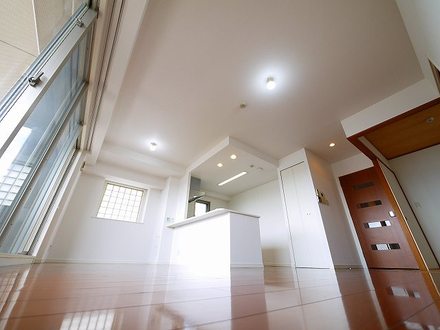 レイセニット奈良グラン・ヴェルジェの居間・リビング|ゆったり過ごせるリビングです