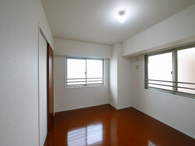 レイセニット奈良グラン・ヴェルジェの寝室|きれいな洋室です