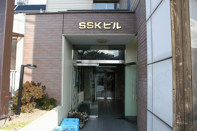 SSKビルのエントランス|落ち着いたエントランスです